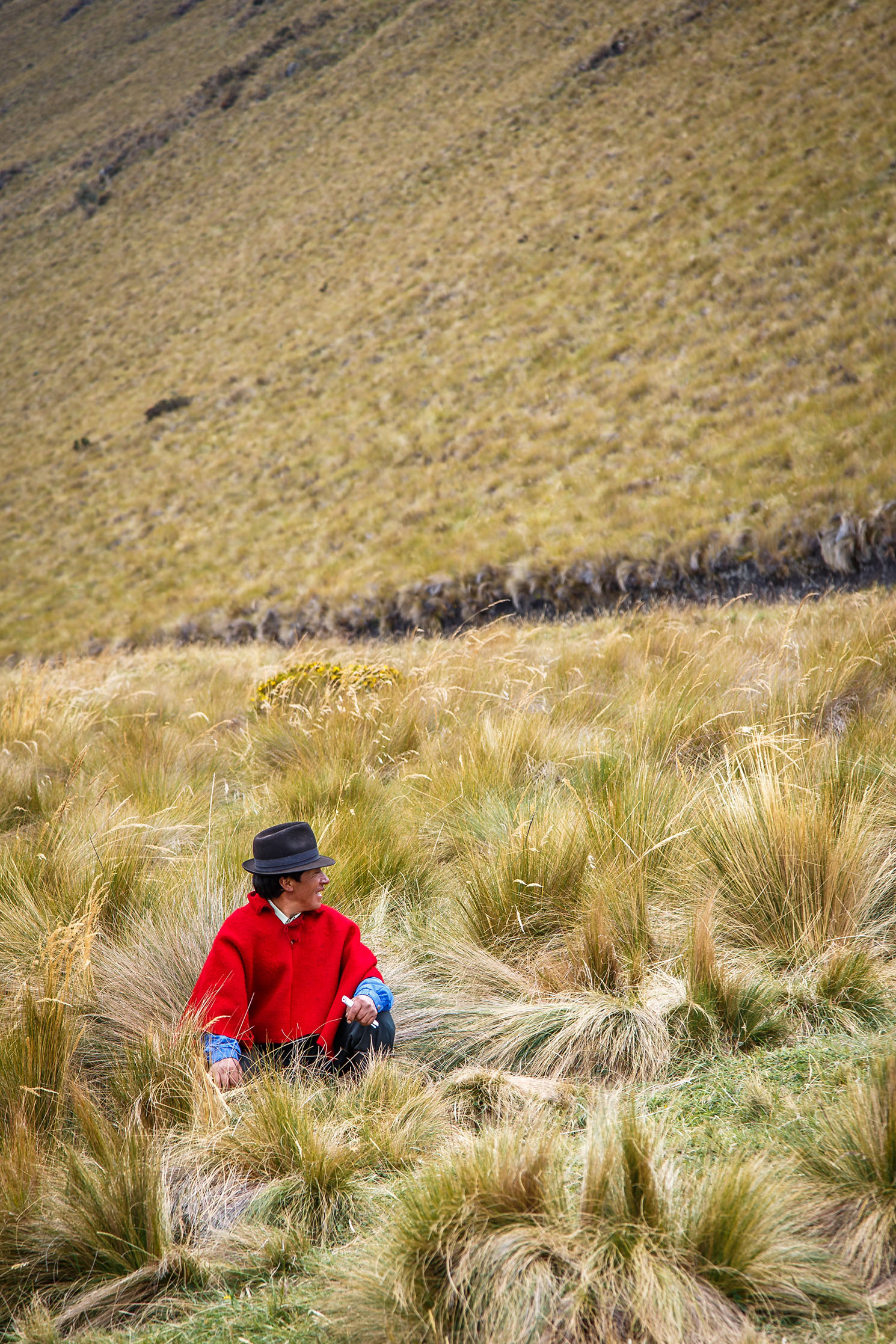 local woman in Alausi